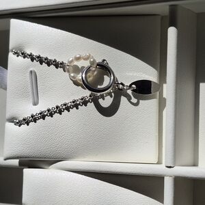 Elegant Silver and Pearl Bracelet